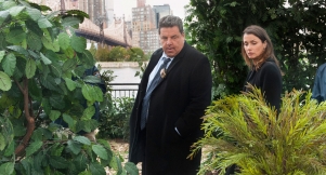 First Look: Erin Unhangs A Jury