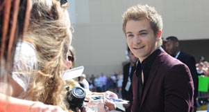 Photos: ACM Awards Red Carpet