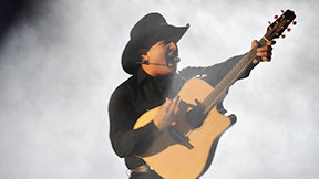 Garth Brooks’ Musical Moments