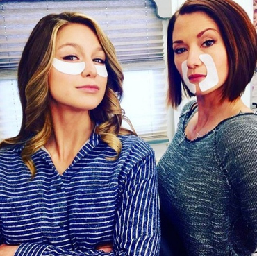 Supergirl Stars Share Cutest Photos From The Set