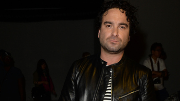 15 Signature Sexy Poses From Johnny Galecki\'s Instagram