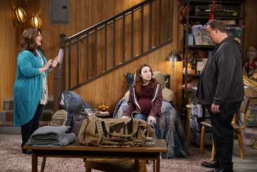 First Look: Molly Reunites Frannie With Her Estranged Sister